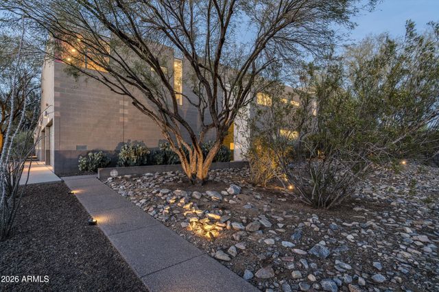 10010 E JENAN Drive, Scottsdale, AZ 85260