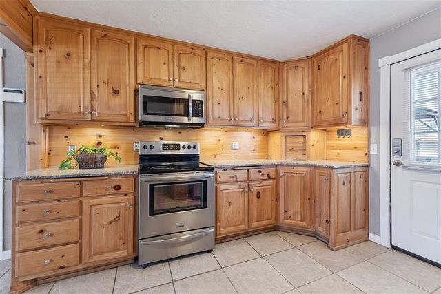 2742 S Sandwood Avenue, Choctaw, OK 73020