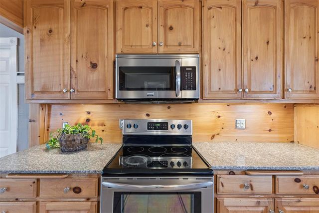 2742 S Sandwood Avenue, Choctaw, OK 73020