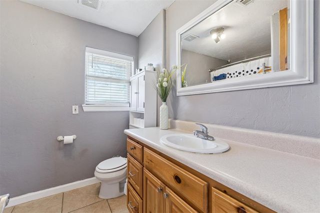 2742 S Sandwood Avenue, Choctaw, OK 73020