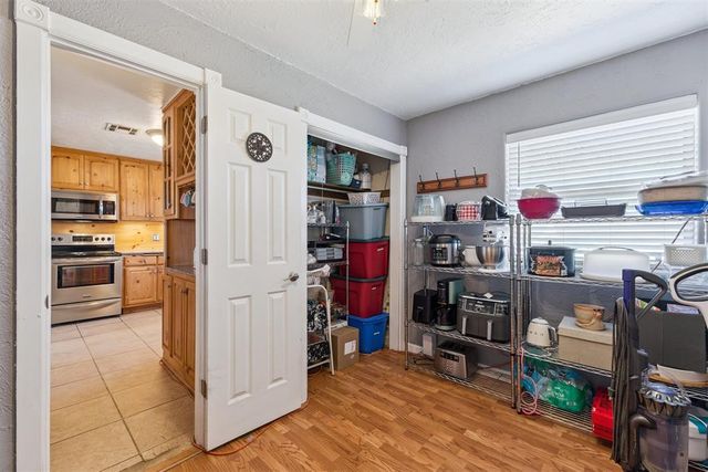 2742 S Sandwood Avenue, Choctaw, OK 73020