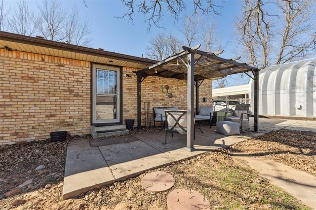 2742 S Sandwood Avenue, Choctaw, OK 73020