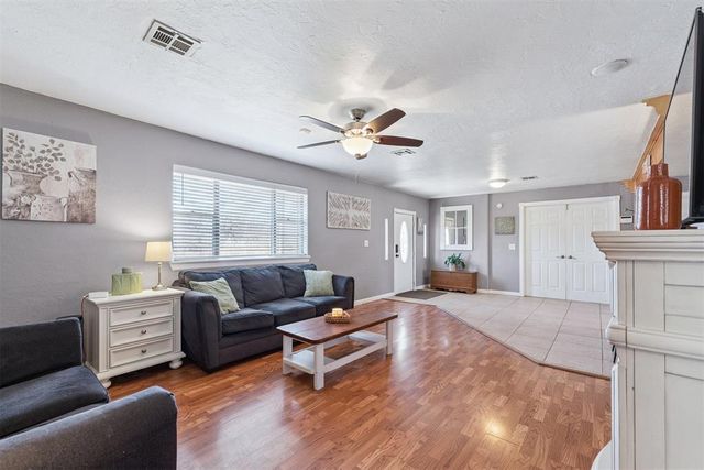 2742 S Sandwood Avenue, Choctaw, OK 73020