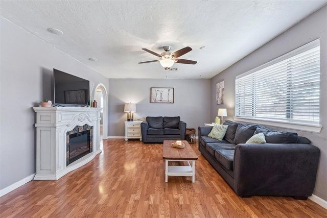 2742 S Sandwood Avenue, Choctaw, OK 73020