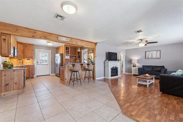 2742 S Sandwood Avenue, Choctaw, OK 73020