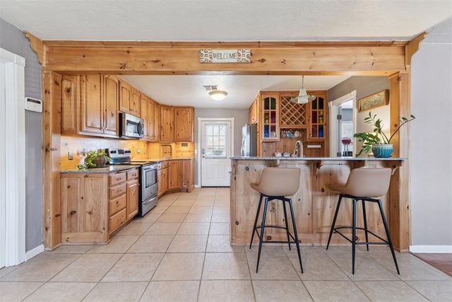 2742 S Sandwood Avenue, Choctaw, OK 73020