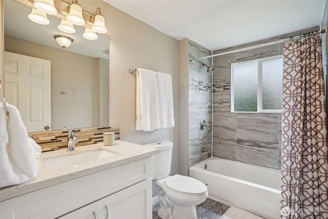 3709 NE 9th Court, Renton, WA 98056