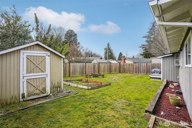 3709 NE 9th Court, Renton, WA 98056