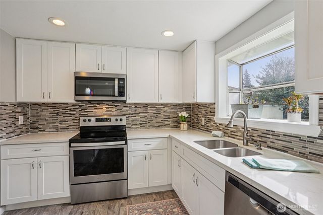 3709 NE 9th Court, Renton, WA 98056