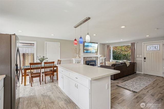 3709 NE 9th Court, Renton, WA 98056