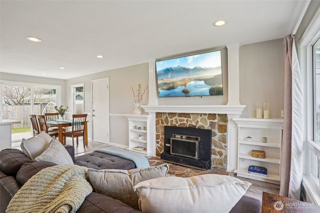 3709 NE 9th Court, Renton, WA 98056