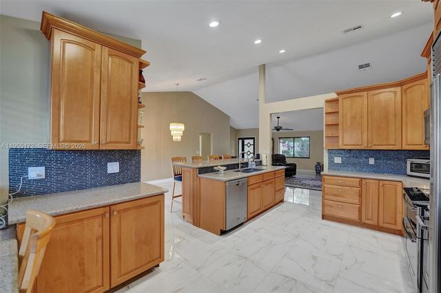 3187 Beechberry Cir, Davie, FL 33328