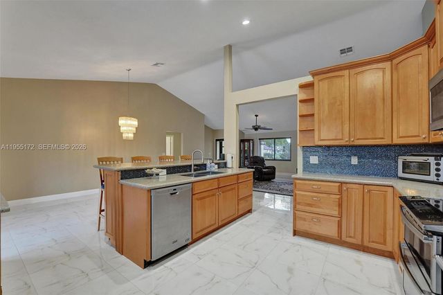 3187 Beechberry Cir, Davie, FL 33328