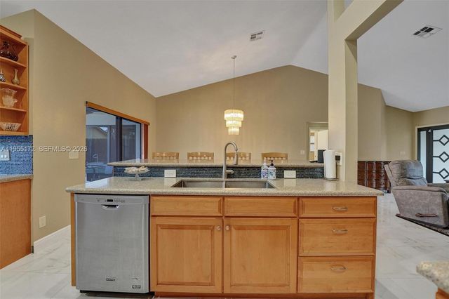 3187 Beechberry Cir, Davie, FL 33328