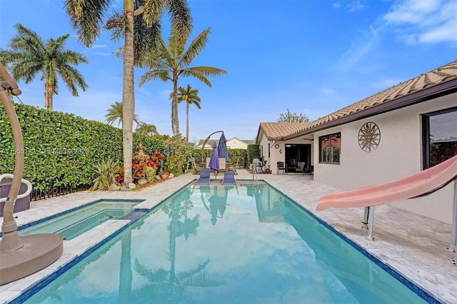 3187 Beechberry Cir, Davie, FL 33328