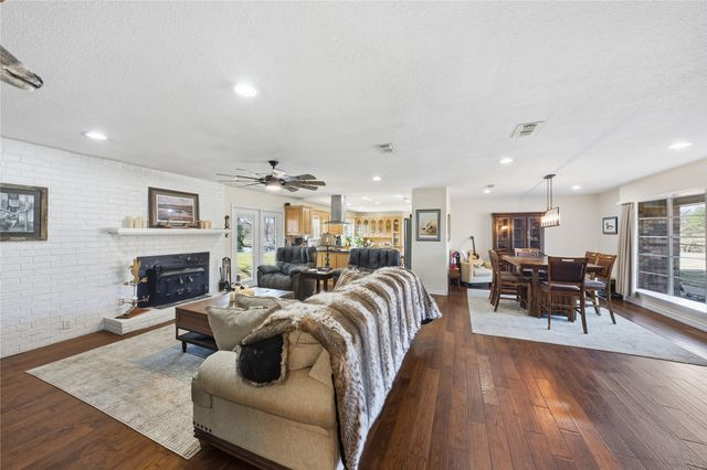 3662 ACR 359, Palestine, TX 75803