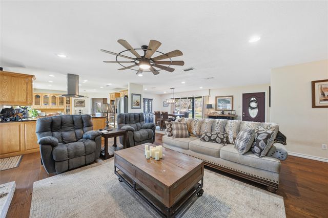 3662 ACR 359, Palestine, TX 75803