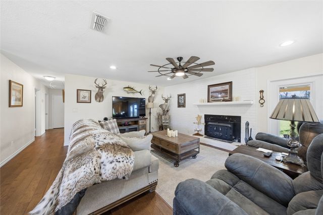 3662 ACR 359, Palestine, TX 75803