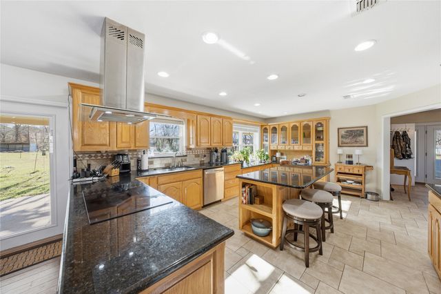 3662 ACR 359, Palestine, TX 75803