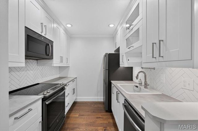 8816 Eager Road, Brentwood, MO 63144