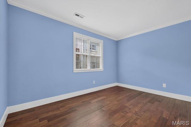 8816 Eager Road, Brentwood, MO 63144