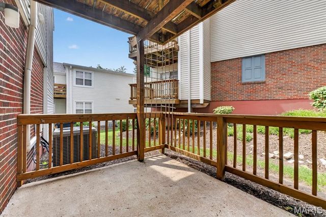 8816 Eager Road, Brentwood, MO 63144