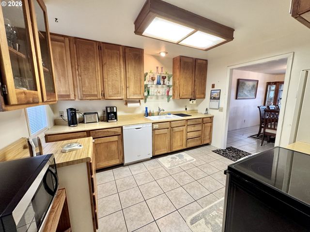1205 Oregon St, Port Orford, OR 97465