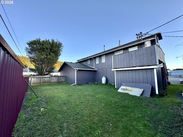 1205 Oregon St, Port Orford, OR 97465
