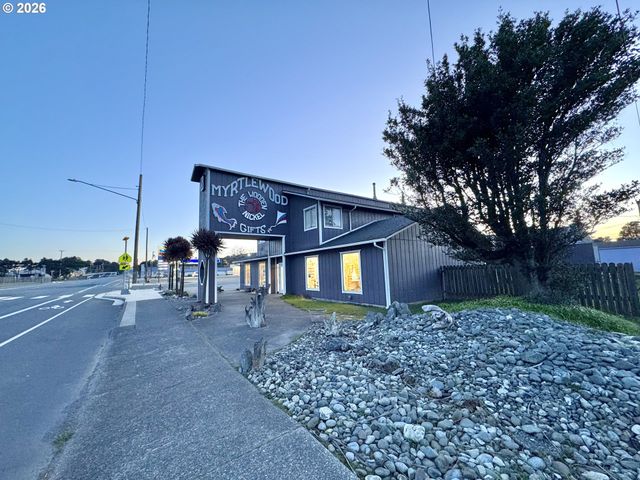 1205 Oregon St, Port Orford, OR 97465