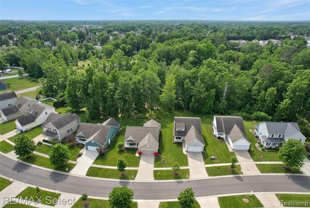 185 Laura Lane, Linden, MI 48451