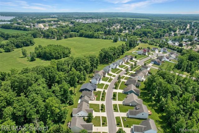 185 Laura Lane, Linden, MI 48451