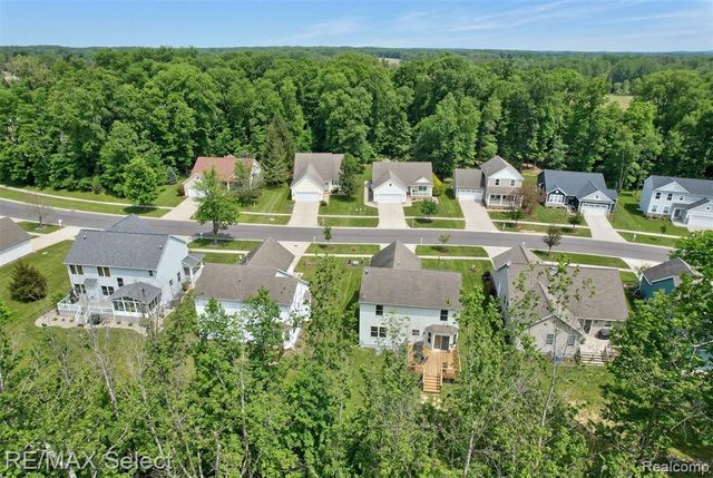 185 Laura Lane, Linden, MI 48451