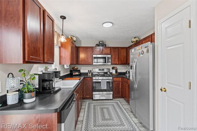 185 Laura Lane, Linden, MI 48451