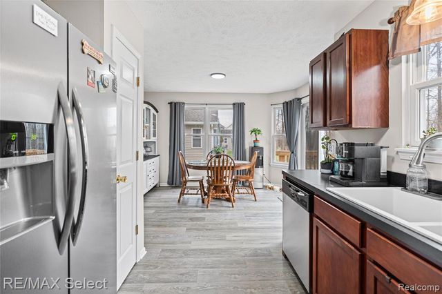 185 Laura Lane, Linden, MI 48451