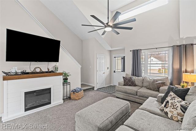 185 Laura Lane, Linden, MI 48451