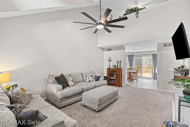 185 Laura Lane, Linden, MI 48451