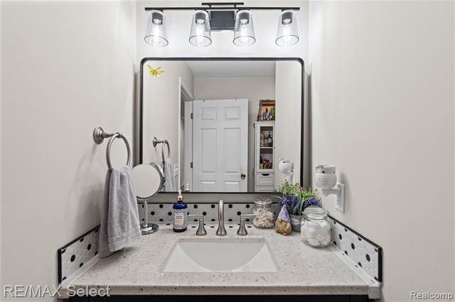 185 Laura Lane, Linden, MI 48451