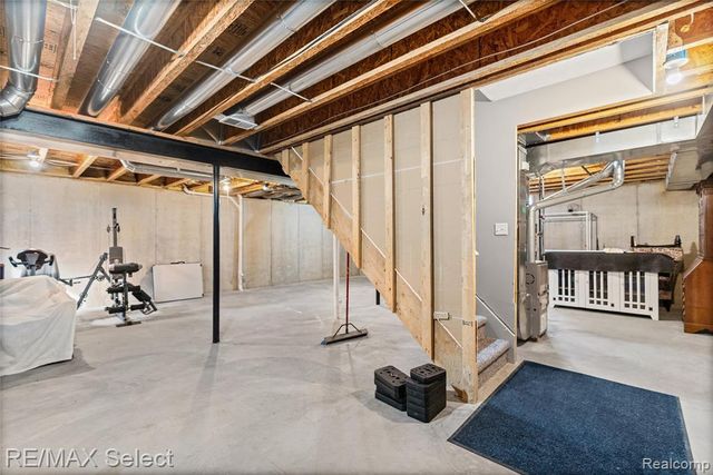 185 Laura Lane, Linden, MI 48451