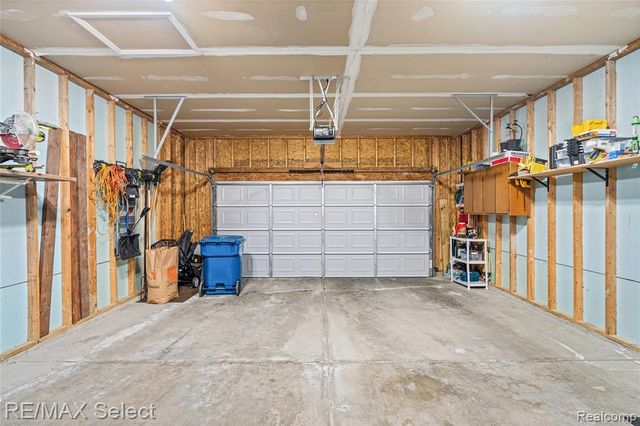 185 Laura Lane, Linden, MI 48451