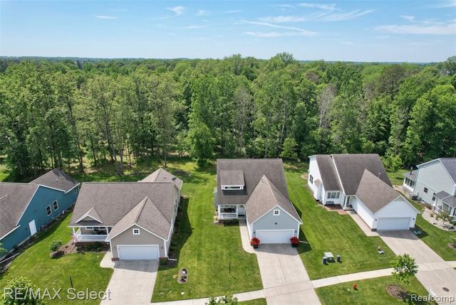 185 Laura Lane, Linden, MI 48451