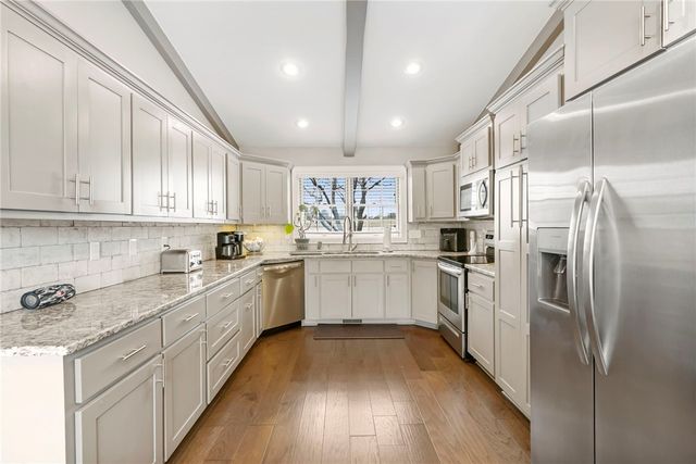 5307 S Bellview, Rogers, AR 72758