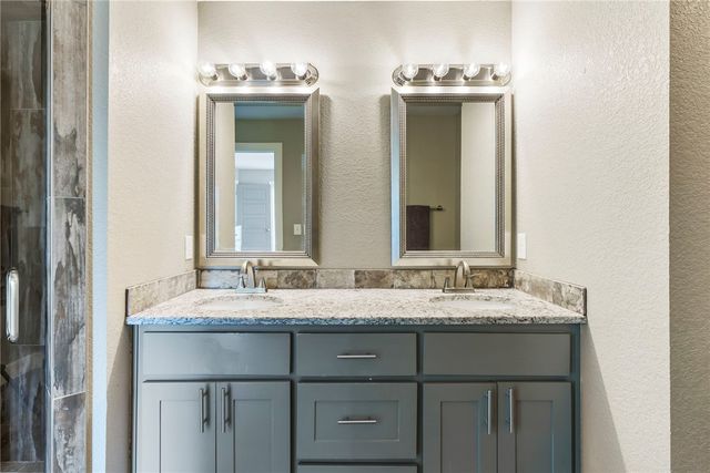 5307 S Bellview, Rogers, AR 72758