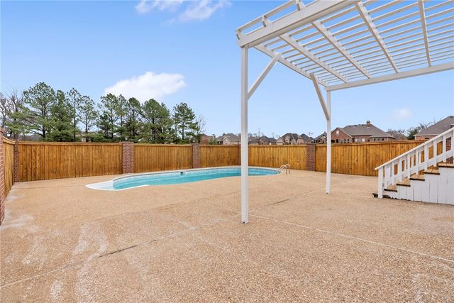 5307 S Bellview, Rogers, AR 72758