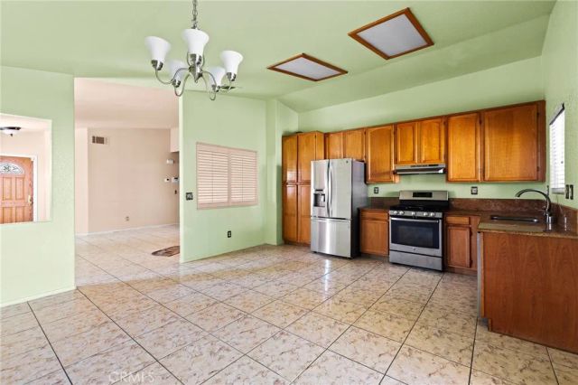12800 Appian Avenue, Victorville, CA 92395