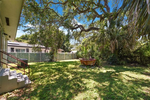 3278 Thomas Ave, Miami, FL 33133