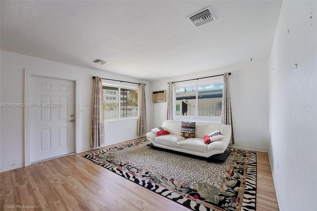 3278 Thomas Ave, Miami, FL 33133