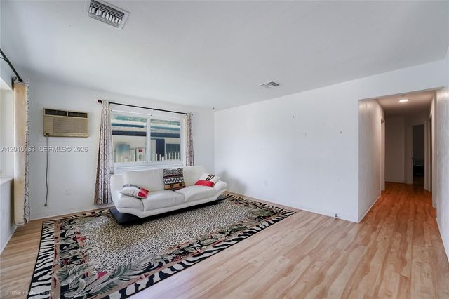 3278 Thomas Ave, Miami, FL 33133