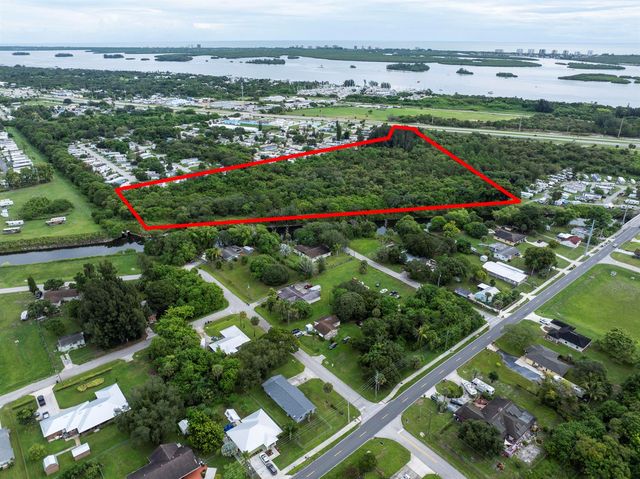 2100 N Us Hwy 1, Fort Pierce, FL 34945