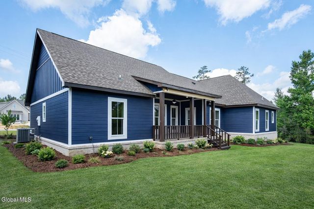 27 Hidden Pond Way, Moreau, NY 12831