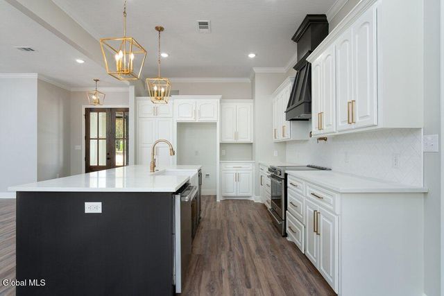 27 Hidden Pond Way, Moreau, NY 12831